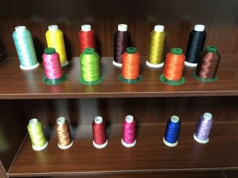 Dvoslojna nit za vezenje